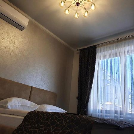 Apartment Sweethome 1 Free Parking Uzhhorod Exterior foto
