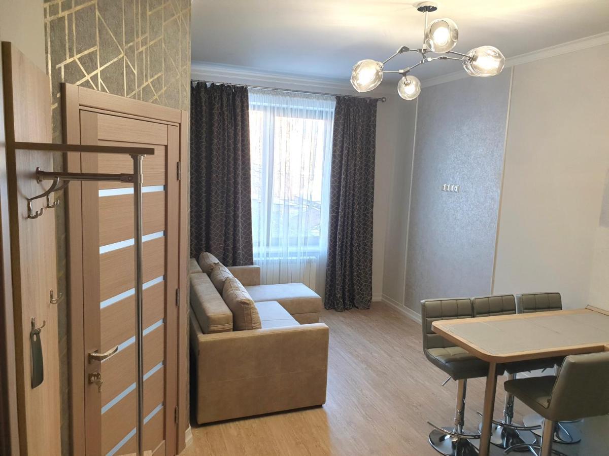 Apartment Sweethome 1 Free Parking Uzhhorod Exterior foto