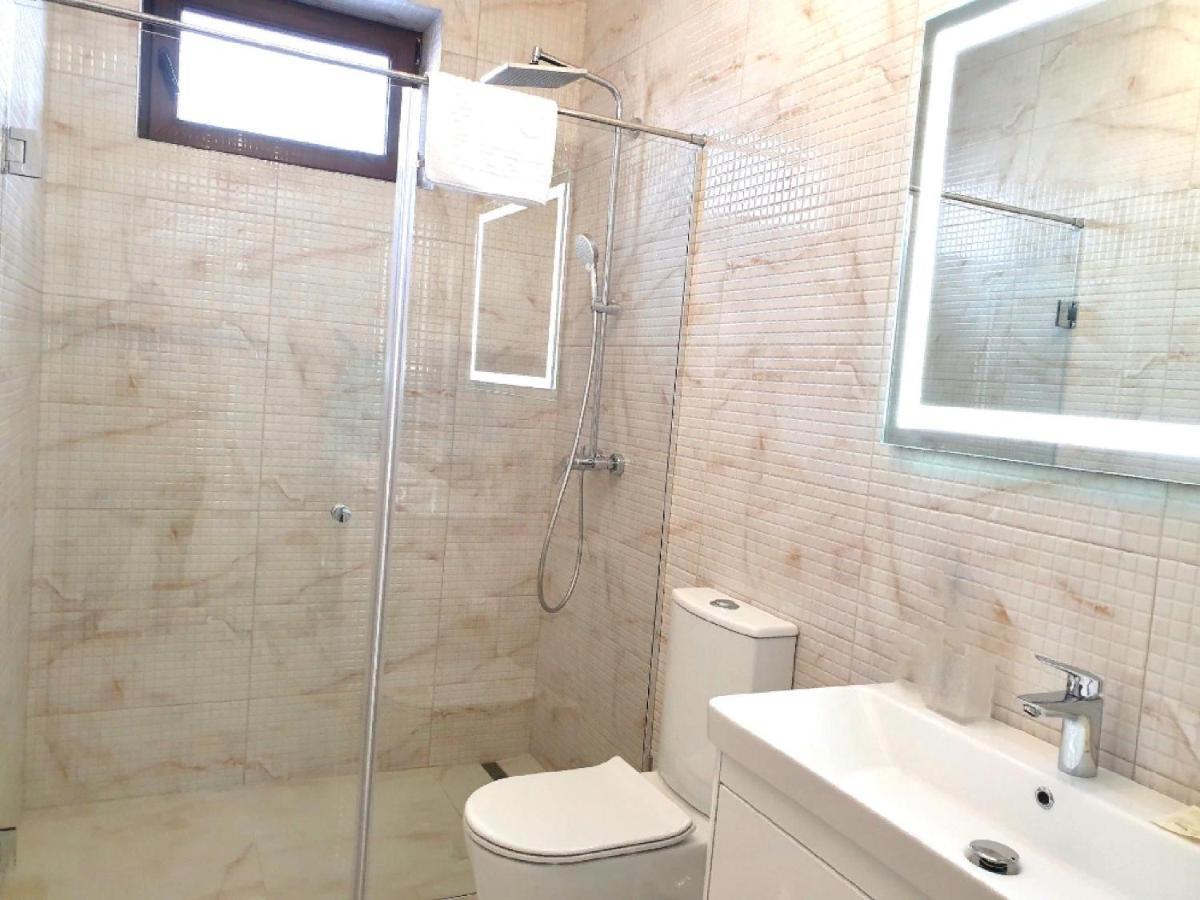 Apartment Sweethome 1 Free Parking Uzhhorod Exterior foto