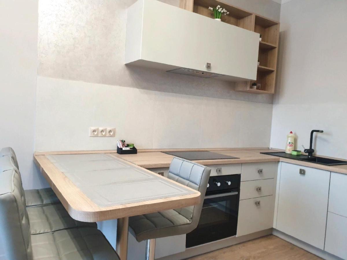Apartment Sweethome 1 Free Parking Uzhhorod Exterior foto